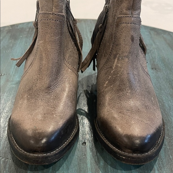 Circle G Fringe Ankle Booties | Gray Leather | Western Boho | Size 6 - Picture 9 of 13